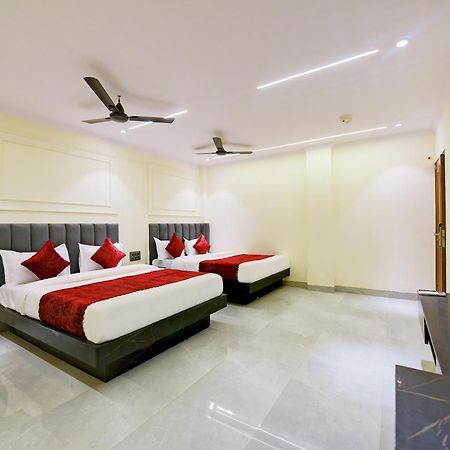 Hotel Surya Plaza New Delhi Bagian luar foto