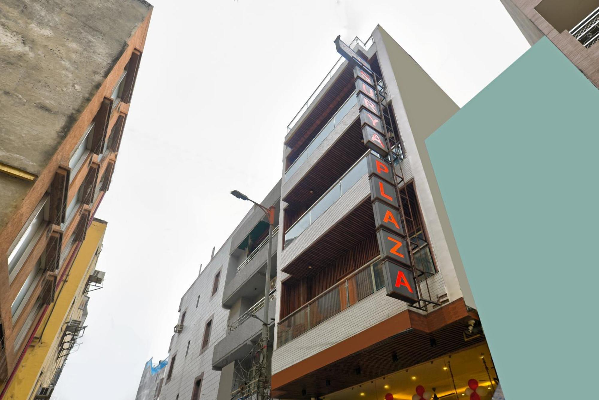 Hotel Surya Plaza New Delhi Bagian luar foto