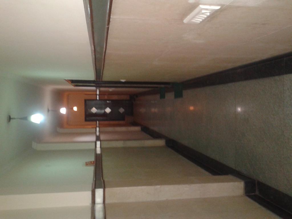 Hotel Surya Plaza New Delhi Bagian luar foto