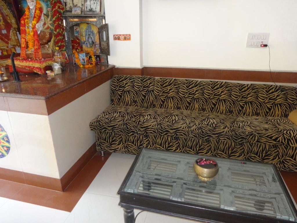 Hotel Surya Plaza New Delhi Bagian luar foto